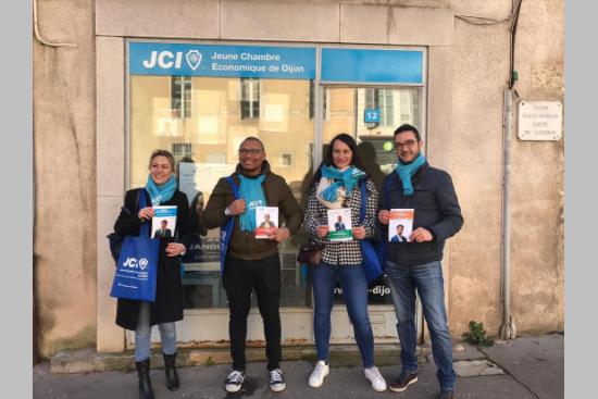 Opération Retour aux urnes par les JCE de Dijon et de Besançon