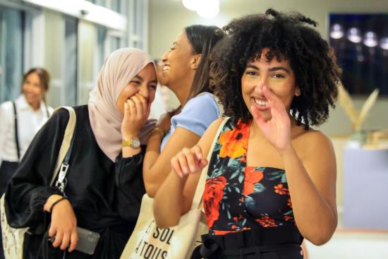 Le Plan Avenir annoncé par Élisabeth Borne, qui vise à accompagner les jeunes dans leur orientation, oublie les associations, qui jouent pourtant un rôle essentiel dans ce domaine. Crédit : Alain Régis. 