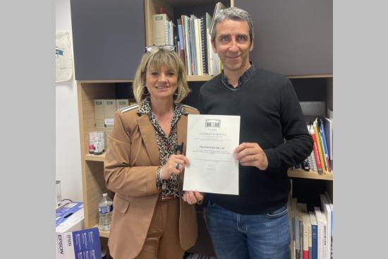 La députée Marie Récalde et Stéphane Vedrenne (Grandir Sans Cancer - Eva pour la vie)