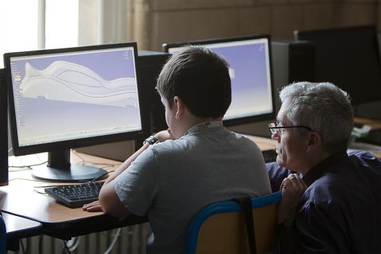 Depuis dix ans, La Fondation Dassault Systèmes est engagée au service de l’éducation pour toutes et tous. Projet : Apprentis d’Auteuil de Meudon. Image : Course en Cours. Crédit  : Jacques Leveillé-Nizerolle 