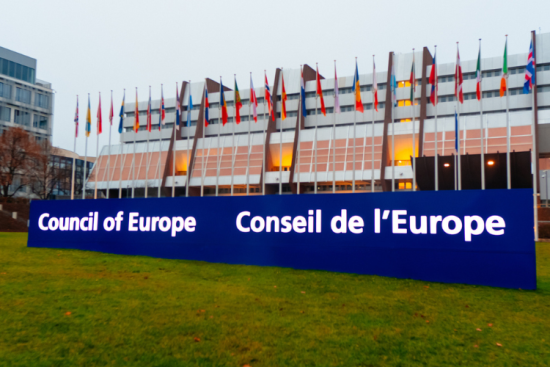 42 des 46  États membres du Conseil de l'Europe, une organisation intergouvernementale créée en 1949, ont ratifié la Charte sociale européenne. Crédit : iStock.