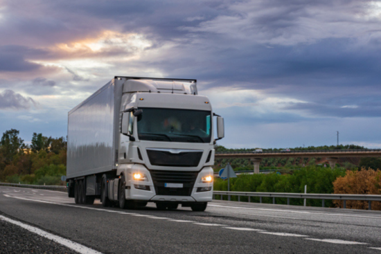 Le secteur des transports est reponsable de 34 % des émissions. Crédit : iStock / Miguel Perfectti