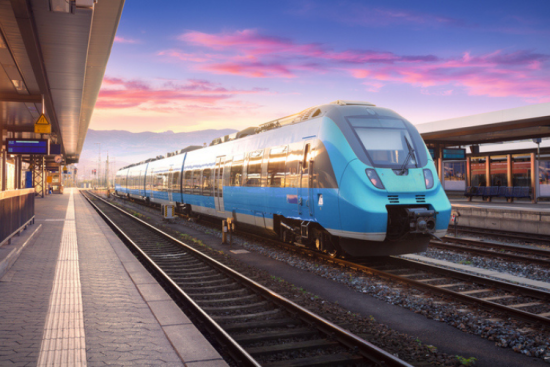 Le think tank recommande de tripler le trafic ferroviaire. Crédit : iStock / den-belitsky