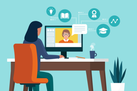  L'association a également créé la « Social Builder Academy », une plateforme d’e-learning pour guider et former les femmes vers les métiers numériques et tech. Crédit : iStock / elenabs