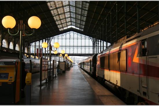 Les trains de nuit ont quasiment disparu en France, avant de renaître récemment, mais difficilement. Crédit : iStock.