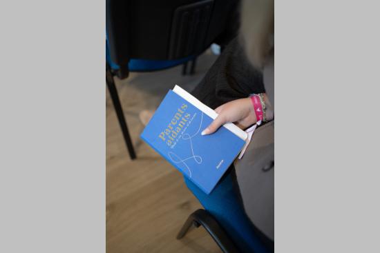 « Parents aidants » : quand les récits intimes deviennent une parole collective