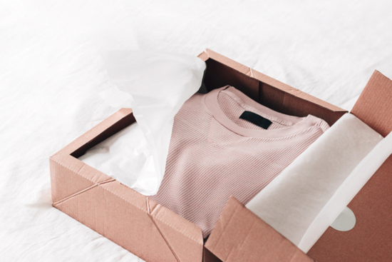 Deux critères cumulatifs sont pris en compte pour l'application du malus sur les produits d'ultra fast-fashion. Crédit : iStock / SEE D JAN.