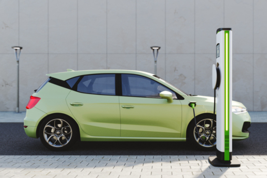 Les ventes de véhicules électriques continuent de progresser en France et en Europe. Crédit : iStock