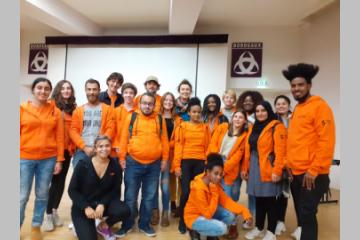 La Fondation SUEZ soutient le service civique pour les jeunes réfugiés d'UnisCité