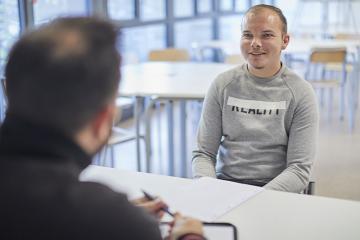Développer l’acquisition de compétences pour les jeunes sans qualification