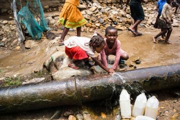 Un comportement à risque sans accès à l'eau sécurisé