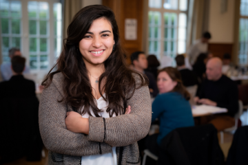 Bochra, jeune de l’Institut de l’engagement, Lauréate de la France s’engage 2014 et jurée du concours 2020 la France s’engage