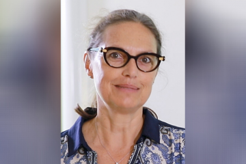 Muriel Barnéoud, directrice de l’engagement sociétal du Groupe La Poste : « La crise sanitaire a révélé un immense « besoin de poste » pour couvrir les derniers mètres de l’inclusion »
