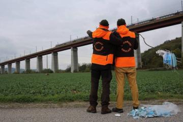 La Marche contre les déchets sensibilise à la pollution des masques chirurgicaux