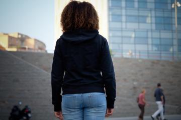 Lutte contre le harcèlement de rue : découvrez la formation en ligne gratuite de L’Oréal Paris, Hollaback! et la Fondation des Femmes