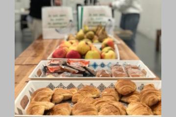 Distribution de petits déjeuners à La Gaîté Lyrique