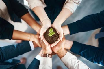 La Fondation SNCF lance son appel à projets pour « Agir avec les jeunes pour l’environnement dans les territoires ». Crédit photo : iStock.