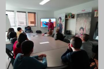 « Pro Bono Explorers »,  un programme  pour rendre les jeunes acteurs de leur citoyenneté. Crédit photo : Fondation Nexity (photo prise avant la mise en place des mesures sanitaires)