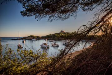 TotalEnergies Foundation signe une nouvelle convention de mécénat avec le Parc national de Port-Cros