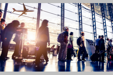 Retirées de leur terminal d’origine, les lettres de l’aéroport Paris-Orly luttent contre l’illettrisme