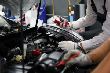 Les garages solidaires proposent des prestations à prix coûtant. Source : iStock.