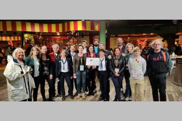 Les 12 bénévoles de l'association ELA et les équipes Center Parcs des Hauts de Bruyères réunis.