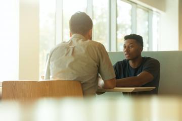 Médiation en santé : un pont entre les personnes éloignées du soin et les soignants
