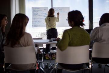 Les fonctionnaires doivent-ils pouvoir s’engager en « mécénat de compétences » ? Crédit photo : DR.