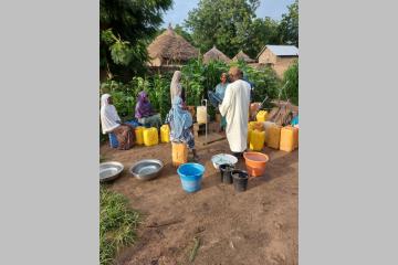 Point d'eau dans un village camerounais 