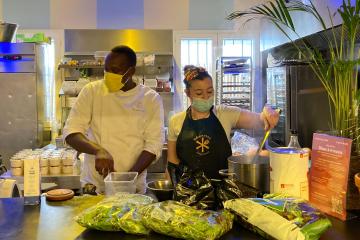 Harouna Sow, chef cuisinier réfugié : « Le Refugee Food donne la chance à tout le monde de s’exprimer » 