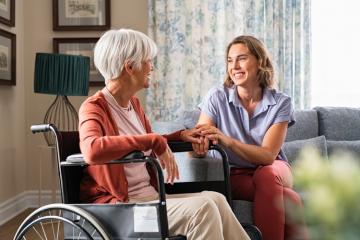 Maintien à domicile et accompagnement de l’avancée en âge – « les choix de vie doivent être personnalisés »