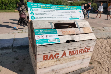 Des « bacs à marée » pour collecter les déchets plastiques sur les plages