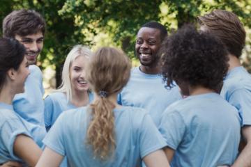 Le Service Civique universel pour redonner aux jeunes confiance en la démocratie ?