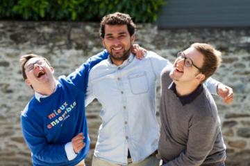 Fratries : vivre ensemble avec nos différences. Crédit photo : AXA France