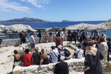 40 stagiaires de l'E2C Marseille à la ferme aquacole du Frioul découvrent les métiers de la pêche et de l'aquaculture