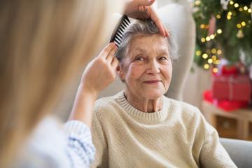 Un congé proche aidant qui évolue ! Crédit : iStock