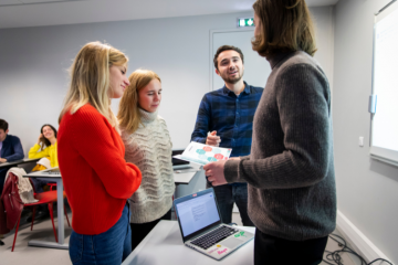 Les étudiants de la coopérative étudiante Acc'ESS sont accompagnés par l'ensemble. Crédit photo : Coopérative Acc'ESS.
