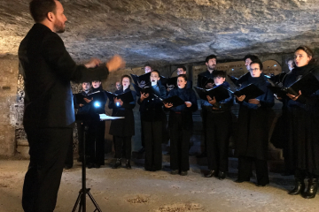 Concert dans les Catacombes de Paris, mécéné par l'entreprise Roc Eclerc. Crédit : Bernard Hasquenoph 