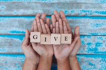 La philanthropie se porte bien depuis ces dix dernières années. Crédit : iStock