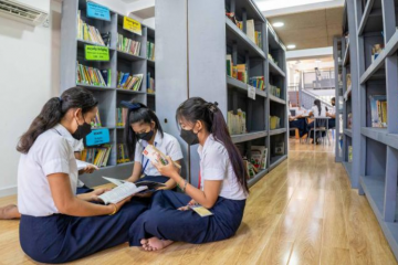Une nouvelle bibliothèque dans l'école Pour un Sourire d'Enfant : l'apprentissage à travers la lecture