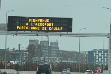 L'aéroport Paris-Charles de Gaulle est rebaptisé l'aéroport Anne-Charle De Gaulle. Créditi photo : Twitter.