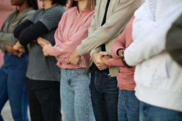 Les associations écologistes menacées par le CER. Crédit : iStock.