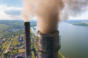 Un article de The conversation sur les mécènes pollueurs-payeurs. Crédit : iStock