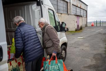 Épicerie sociale itinérante - Crédit photo : Ordre de Malte