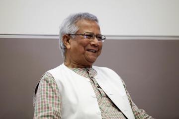 Professeur Muhammad Yunus, Prix Nobel de la Paix en 2006 et créateur du Yunus Centre de Dhaka (Bangladesh) - Crédit photo : MBS