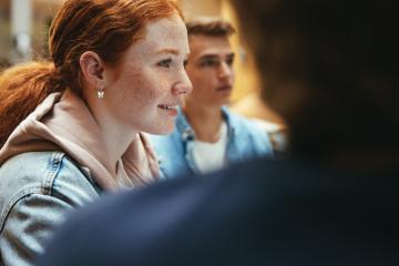 Des solutions sur mesure pour l’insertion des NEET les plus vulnérables. Crédit photo : jacoblund / iStock.