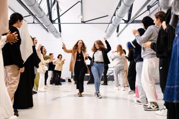 Agir en faveur de l’émancipation économique et sociale des jeunes femmes avec REV’ELLES