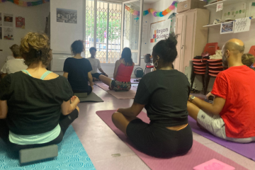 Le cours a lieu dan une petite salle du XIXe arrondissement. Crédit : Théo Nepipvoda.