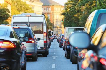 Les zones à faibles émissions visent à réduire la pollution atmosphérique. Crédits : iStock. 