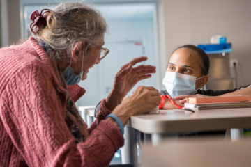 Comment la Fondation des Amis de l’Atelier répond aux besoins spécifiques des personnes en situation de handicap vieillissantes